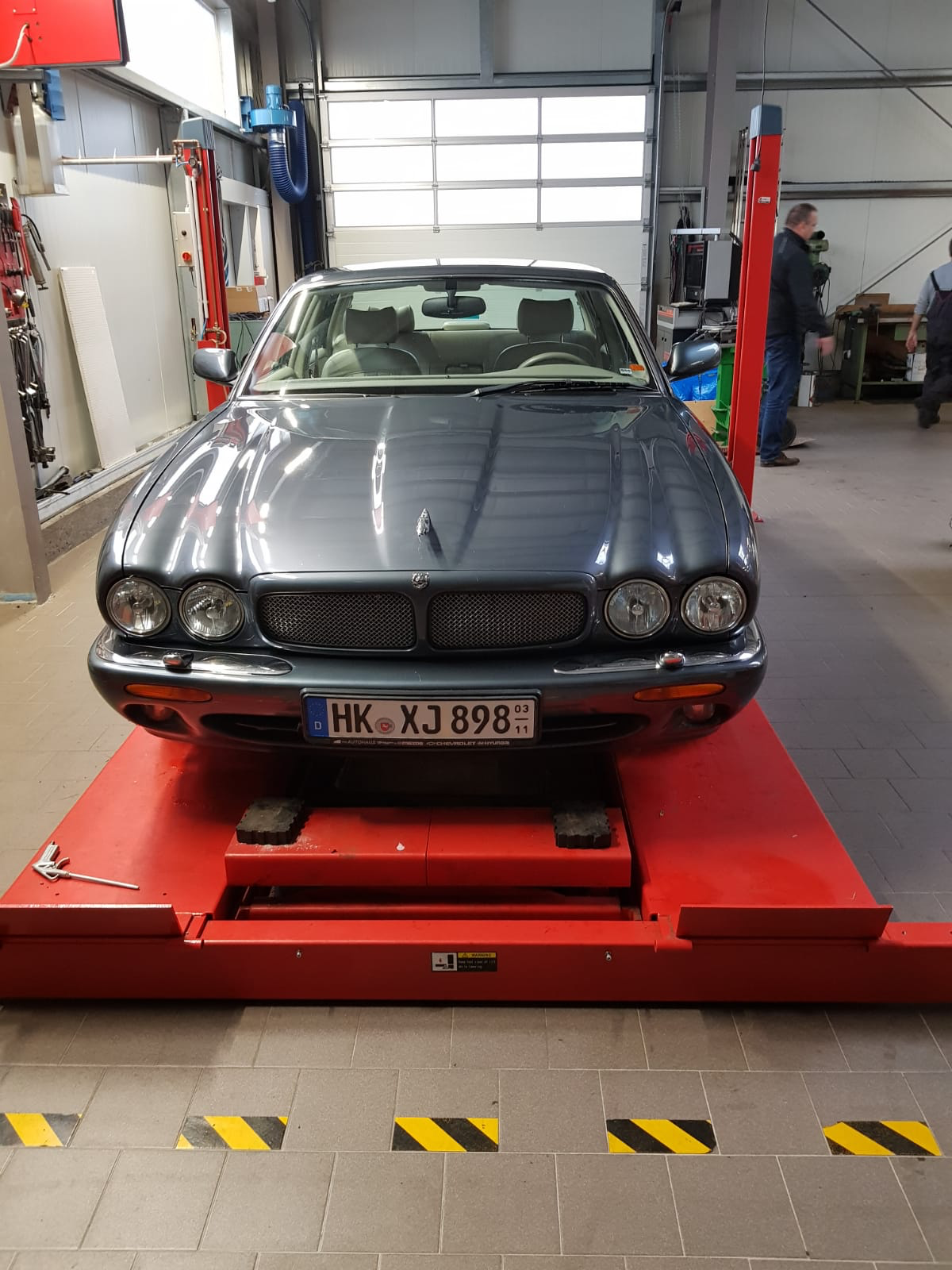 XJ8.png
